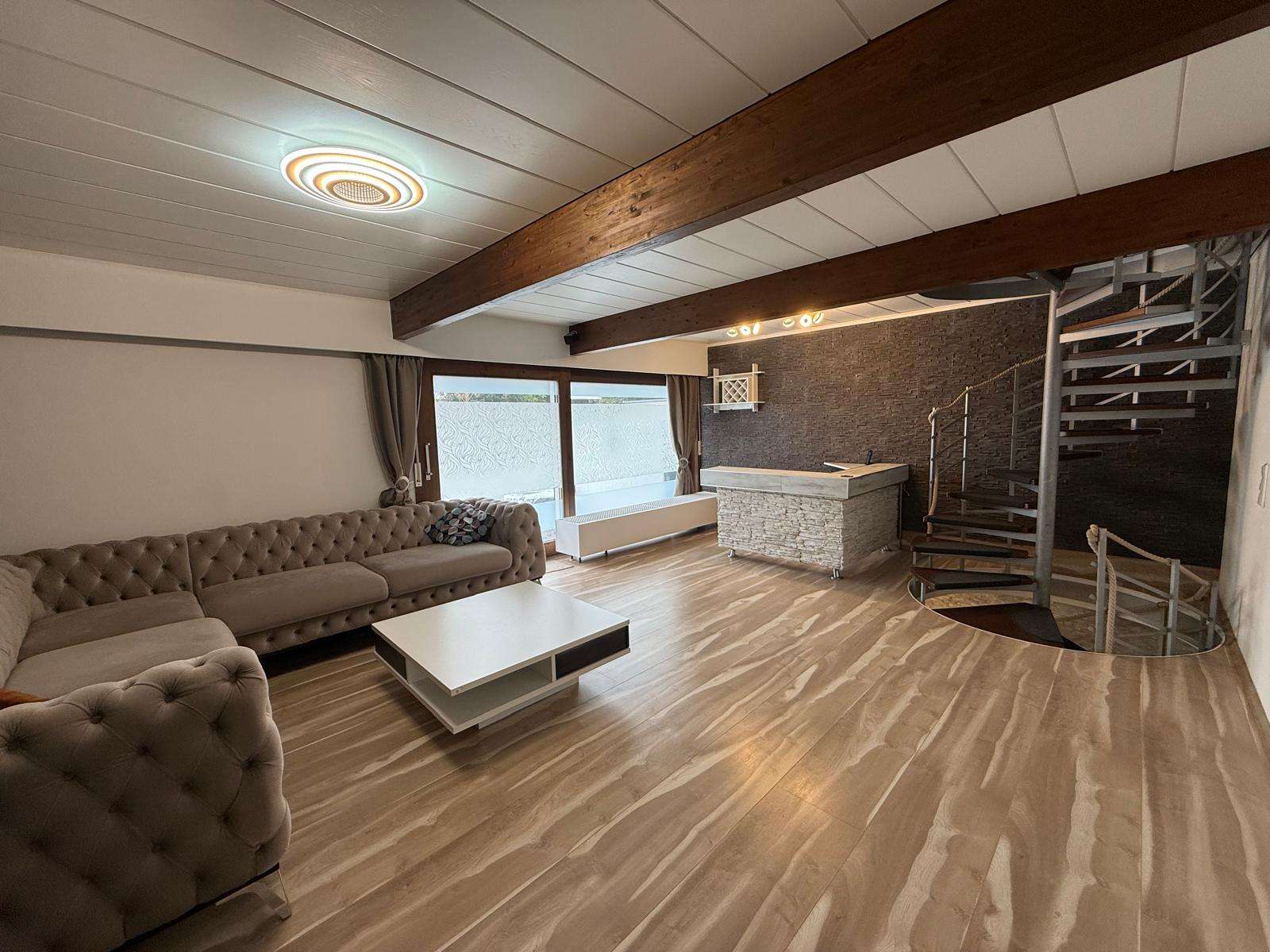 Thumbnail-Haus zum Mieten in Schönaich 2.400,00 € 140 m²