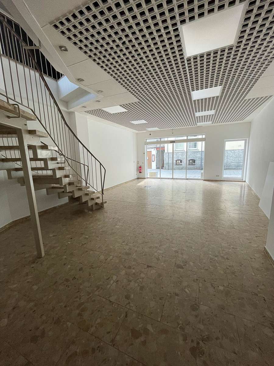 Thumbnail-Einzelhandel in Aue-Bad Schlema 810,00 € 132.7 m²