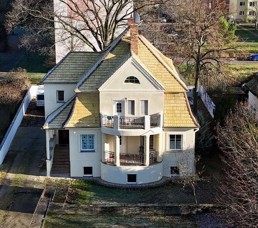 Thumbnail-Haus zum Kaufen in Dessau-Rosslau 330.000,00 € 220 m²