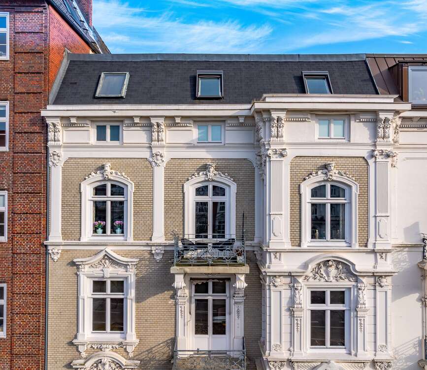 Thumbnail-Wohnung zum Kaufen in Hamburg 2.640.000,00 € 220 m²