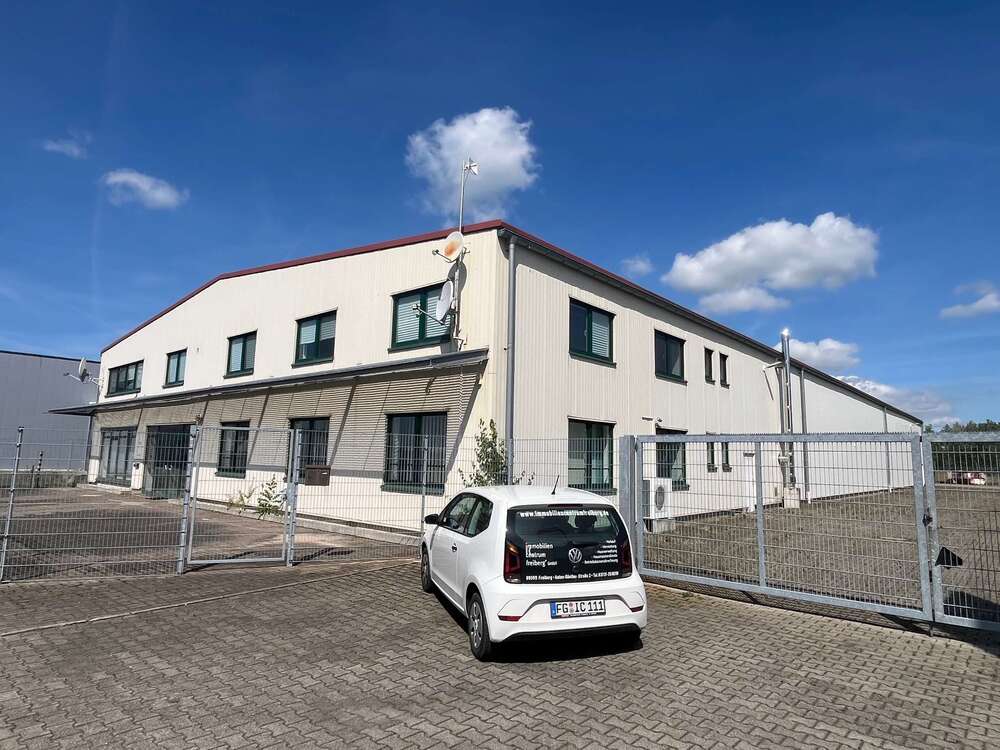 Thumbnail-Halle in Brand Erbisdorf 7.200,00 € 1800 m²