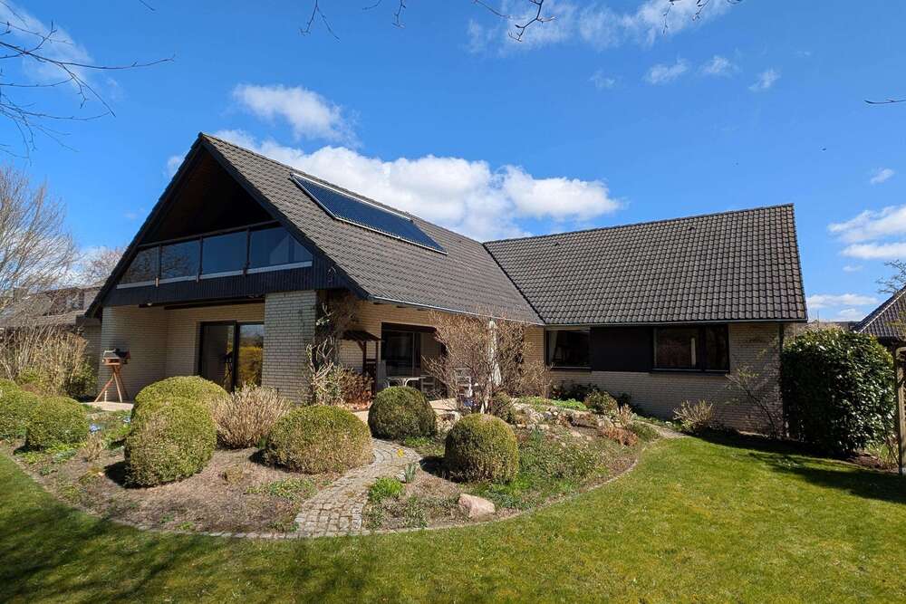 Thumbnail-Haus zum Kaufen in Lamstedt 299.000,00 € 222.95 m²