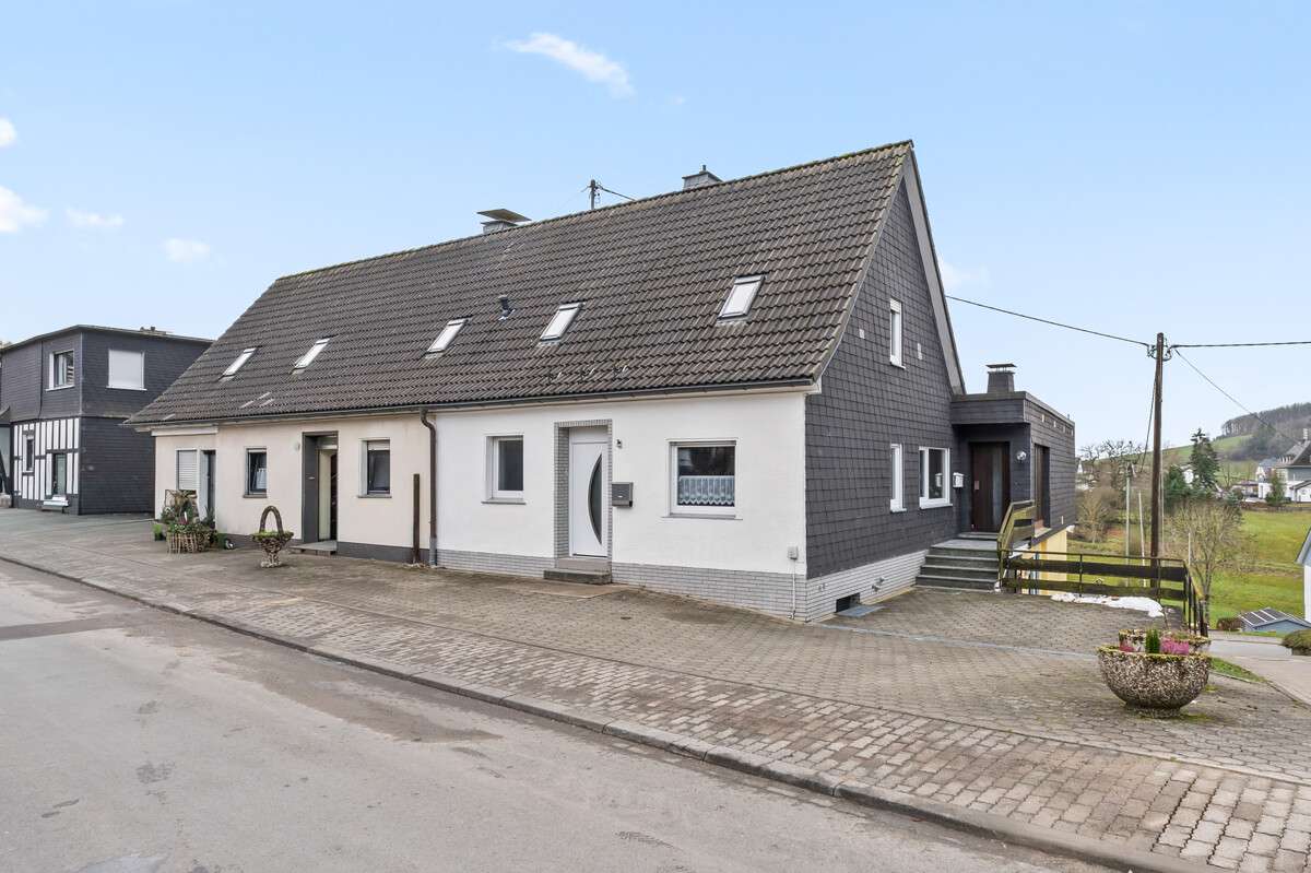 Thumbnail-Wohnung zum Kaufen in Lennestadt 149.500,00 € 90 m²