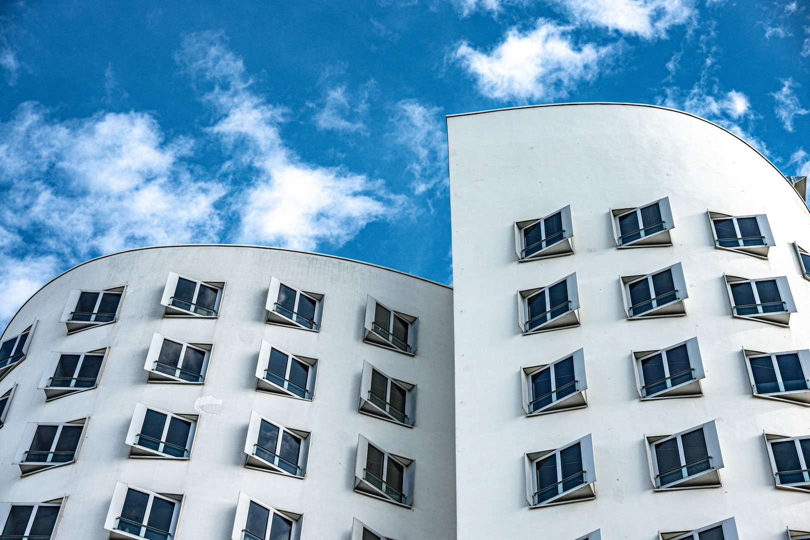 Thumbnail-Haus zum Kaufen in Düsseldorf 2.150.000,00 € 520 m²