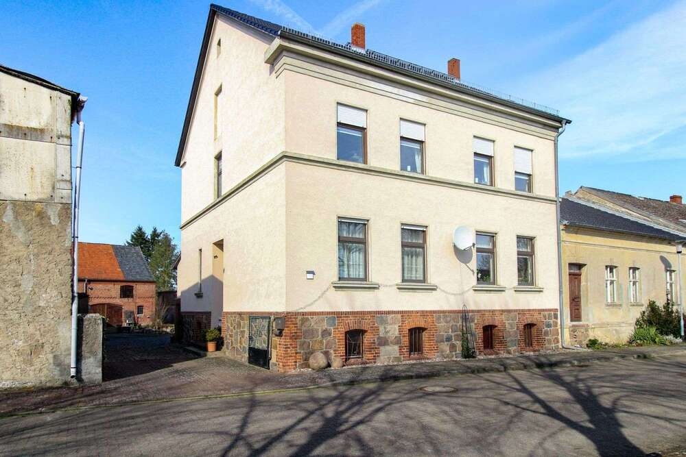 Thumbnail-Haus zum Kaufen in Karstädt 170.000,00 € 218.2 m²