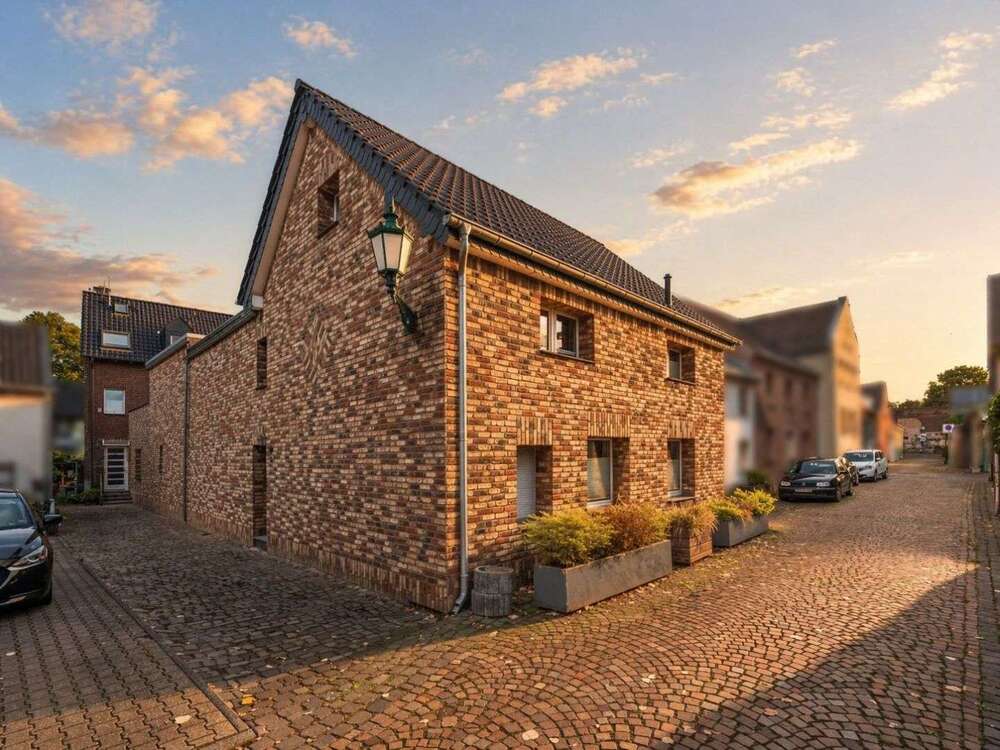 Thumbnail-Haus zum Kaufen in Dormagen 699.000,00 € 233.99 m²