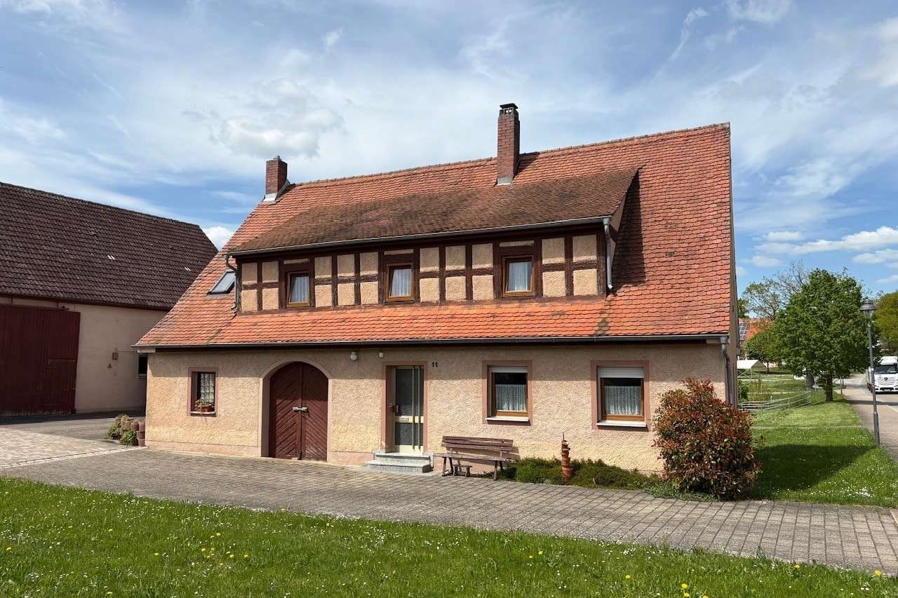 Thumbnail-Haus zum Kaufen in Feuchtwangen 269.000,00 € 181 m²