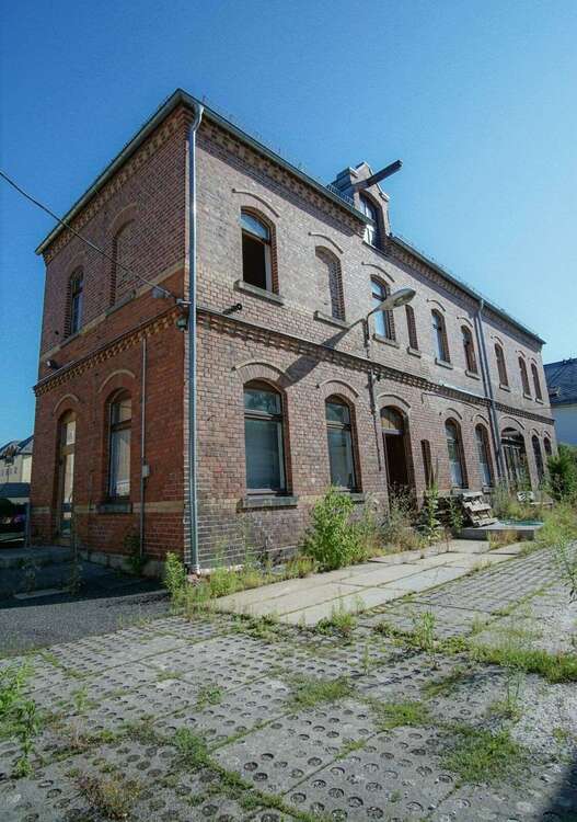 Thumbnail-Haus zum Kaufen in Zwickau 230.000,00 € 450 m²