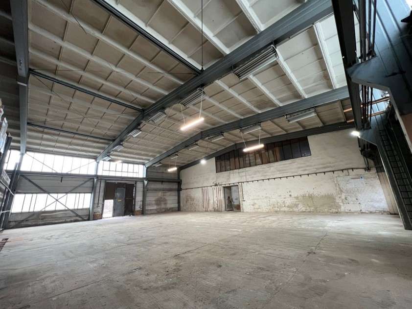 Thumbnail-Halle in Damsdorf 1.999,00 € 550 m²