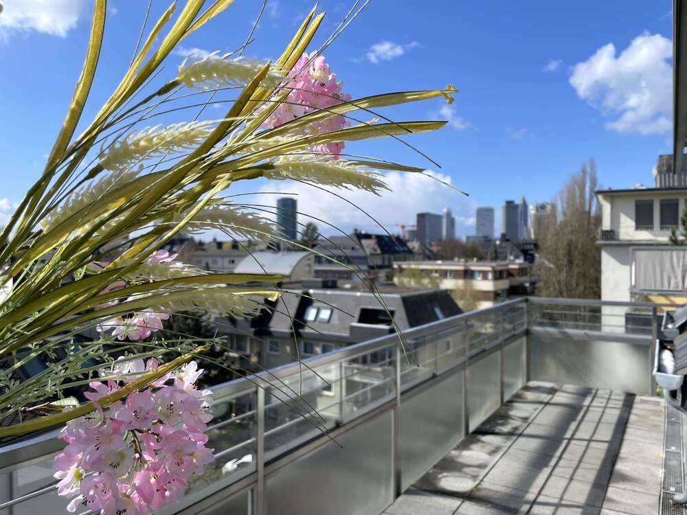 Thumbnail-Wohnung zum Kaufen in Frankfurt 990.000,00 € 170 m²
