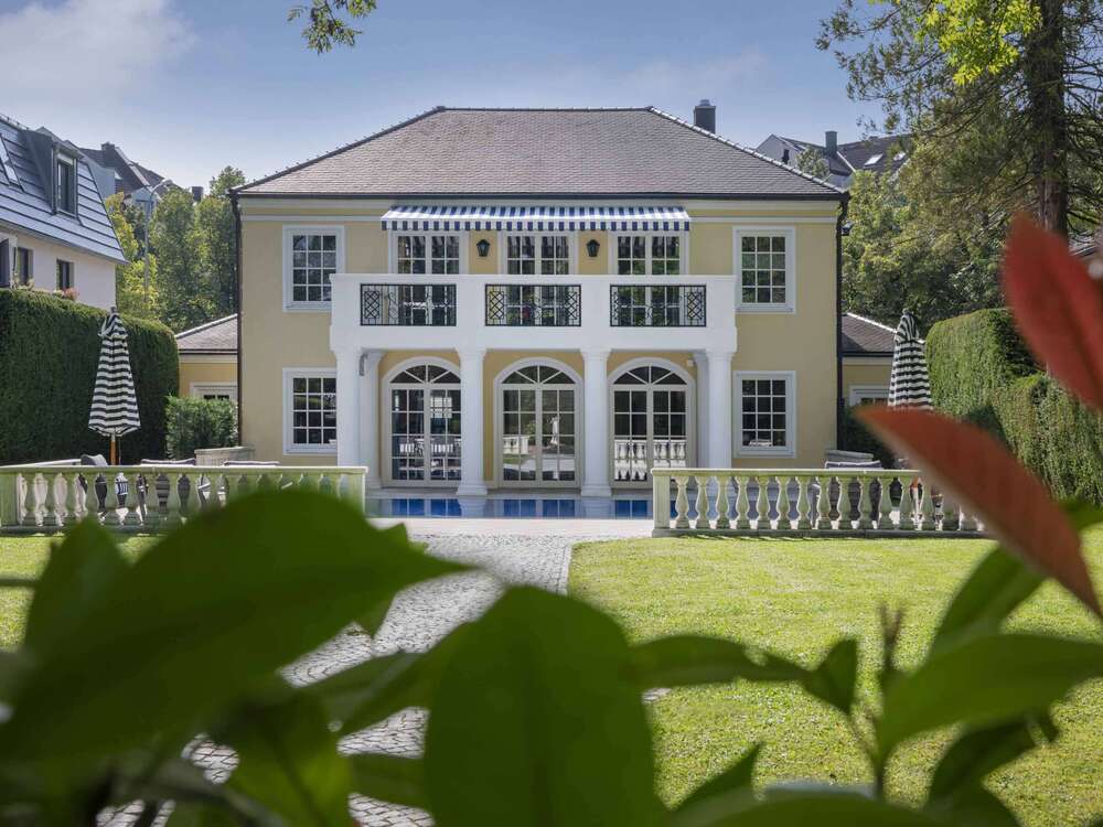 Thumbnail-Haus zum Kaufen in München 4.490.000,00 € 232 m²