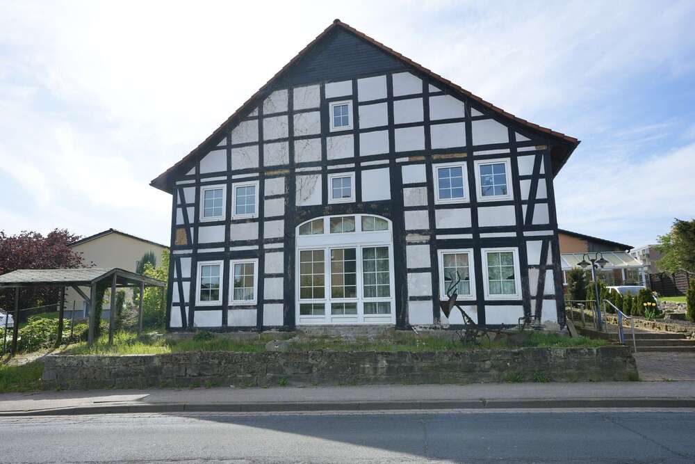 Thumbnail-Haus zum Kaufen in Barsinghausen Egestorf am Deister 139.000,00 € 177.96 m²