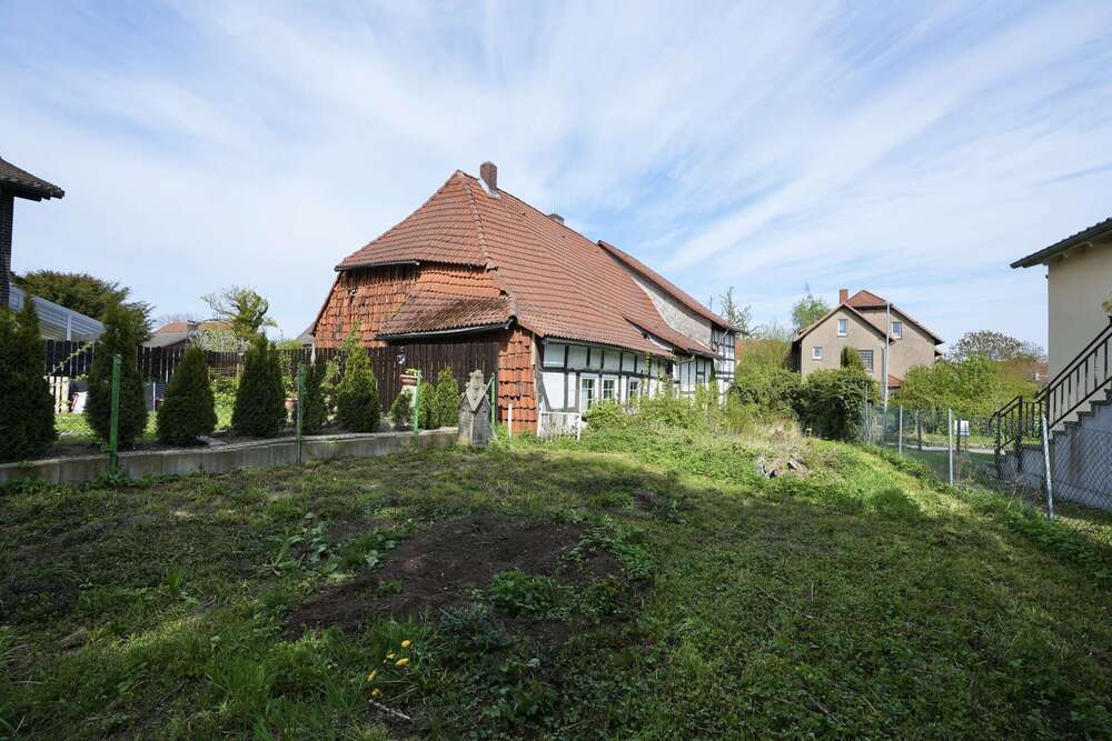 Thumbnail-Haus zum Kaufen in Barsinghausen Egestorf am Deister 117.000,00 € 177.96 m²