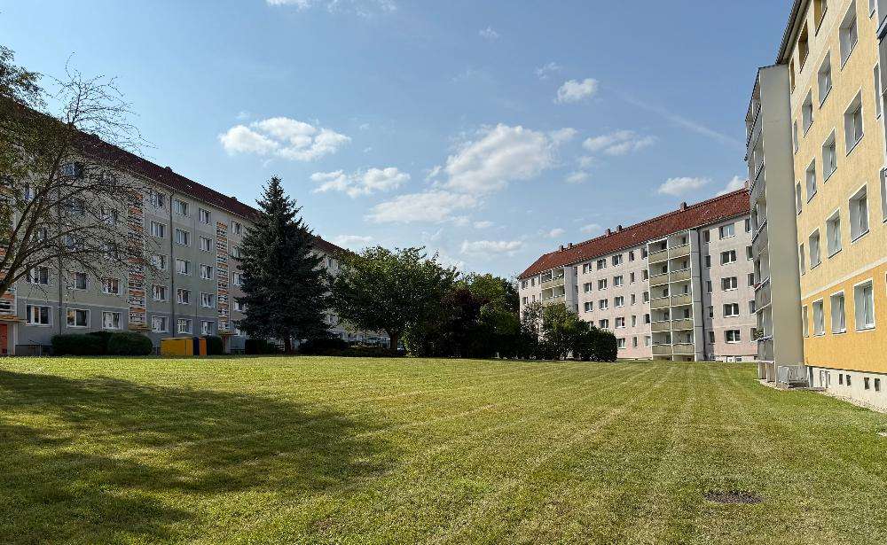 Thumbnail-Wohnung zum Mieten in Lichtentanne 275,00 € 48.91 m²