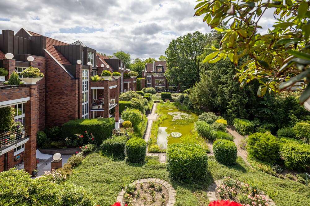 Thumbnail-Wohnung zum Kaufen in Hamburg Wellingsbüttel 950.000,00 € 134 m²