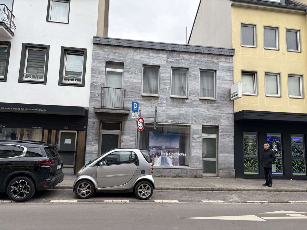 Thumbnail-Haus zum Kaufen in Krefeld 170.000,00 € 135 m²