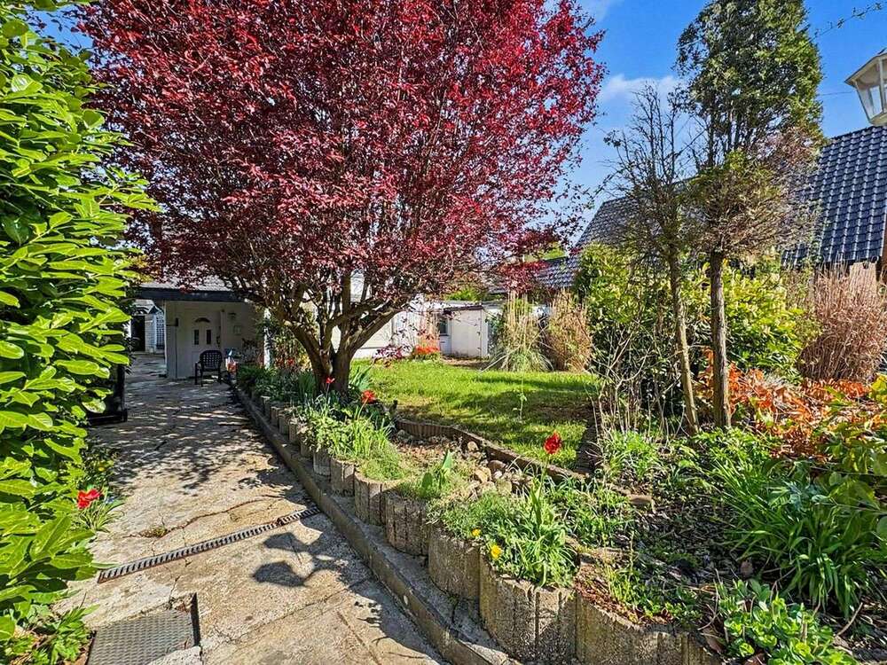 Thumbnail-Haus zum Kaufen in Düren 495.000,00 € 280.14 m²