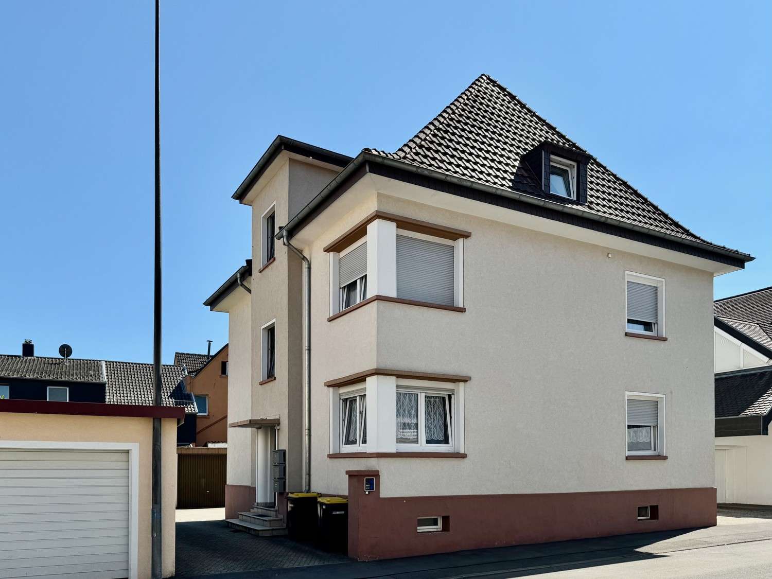 Thumbnail-Haus zum Kaufen in Homburg 380.000,00 € 210 m²