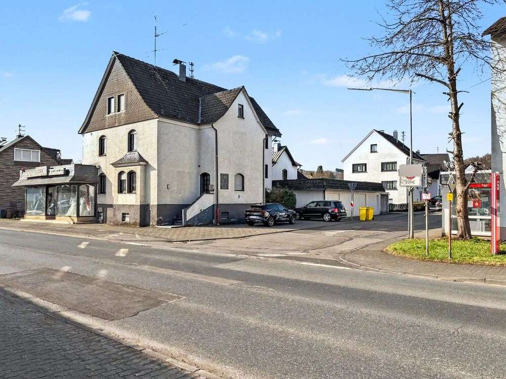 Thumbnail-Haus zum Kaufen in Kreuztal 450.000,00 € 235 m²