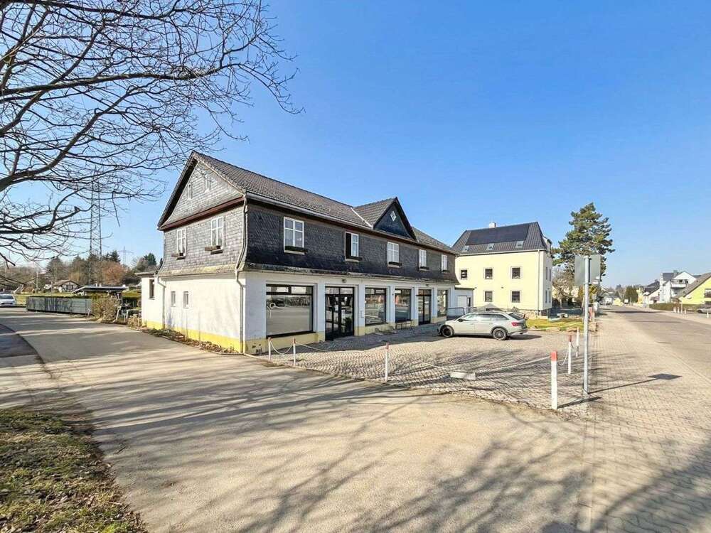 Thumbnail-Haus zum Kaufen in Niederfrohna 190.000,00 € 194 m²
