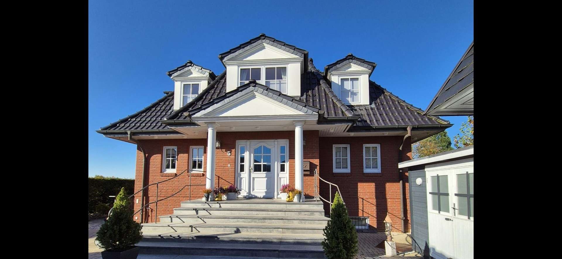 Thumbnail-Haus zum Kaufen in Rellingen 1.599.000,00 € 260 m²