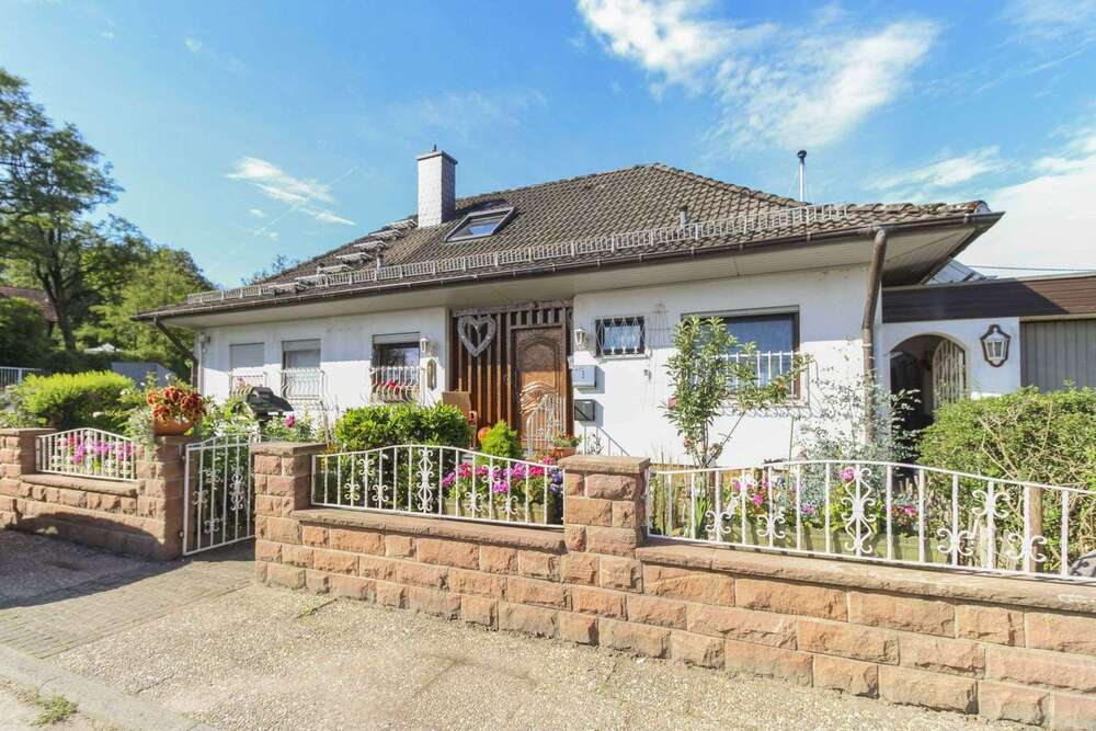 Thumbnail-Haus zum Kaufen in Heiligkreuzsteinach 399.000,00 € 292.8 m²