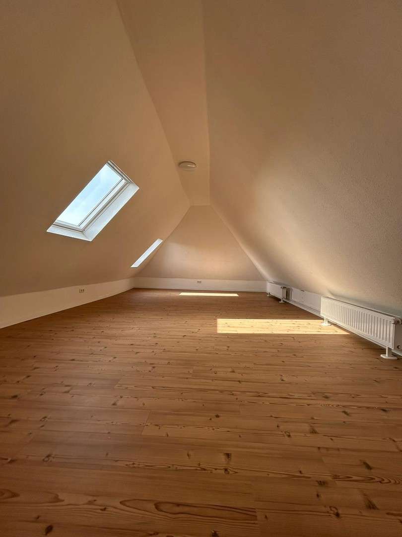 Thumbnail-Wohnung zum Mieten in Algermissen 1.200,00 € 160 m²