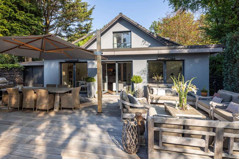 Thumbnail-Haus zum Kaufen in Hamburg Lemsahl-Mellingstedt 1.390.000,00 € 220 m²