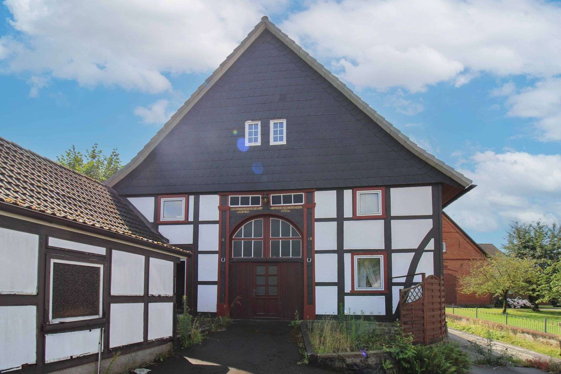 Thumbnail-Haus zum Kaufen in Rinteln 89.000,00 € 227.4 m²