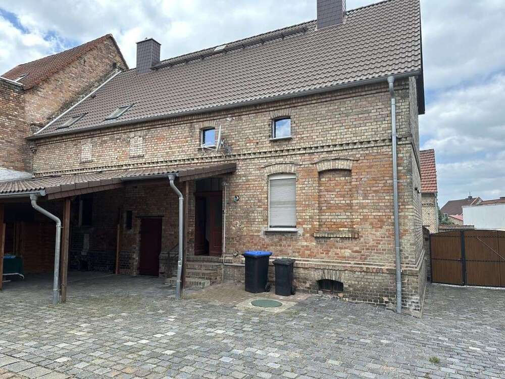 Thumbnail-Haus zum Kaufen in Röblingen am See 260.000,00 € 220 m²