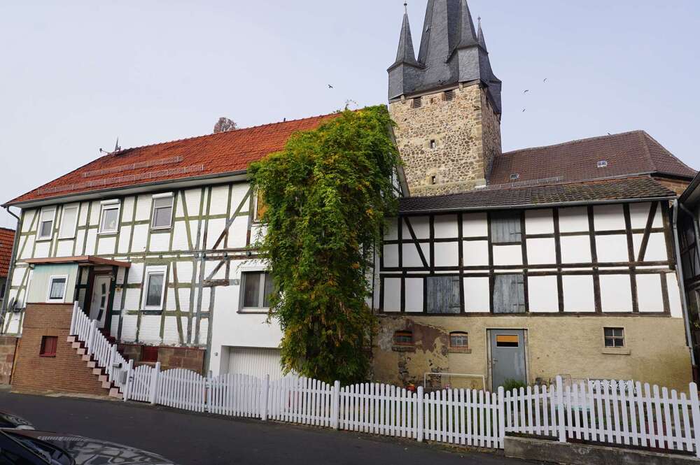 Thumbnail-Haus zum Kaufen in Wabern Harle 125.000,00 € 151 m²