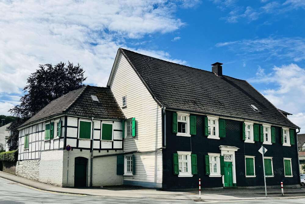 Thumbnail-Haus zum Kaufen in Schwelm 148.000,00 € 313.1 m²