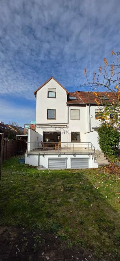 Thumbnail-Haus zum Mieten in Frankfurt am Main 2.790,00 € 174 m²