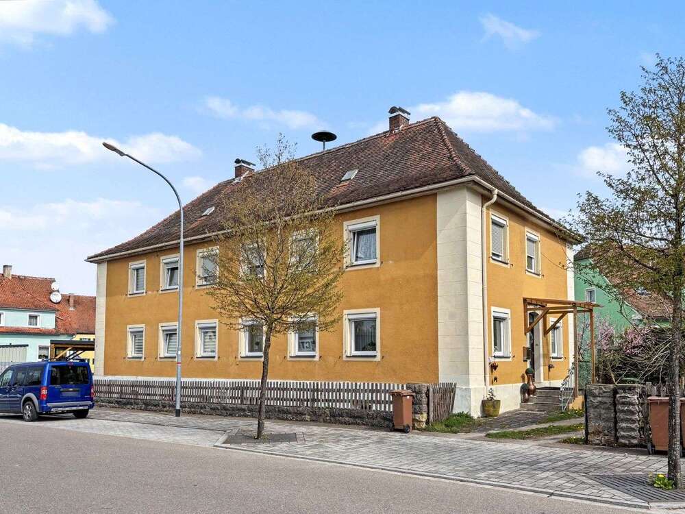 Thumbnail-Haus zum Kaufen in Feuchtwangen 549.000,00 € 296.27 m²