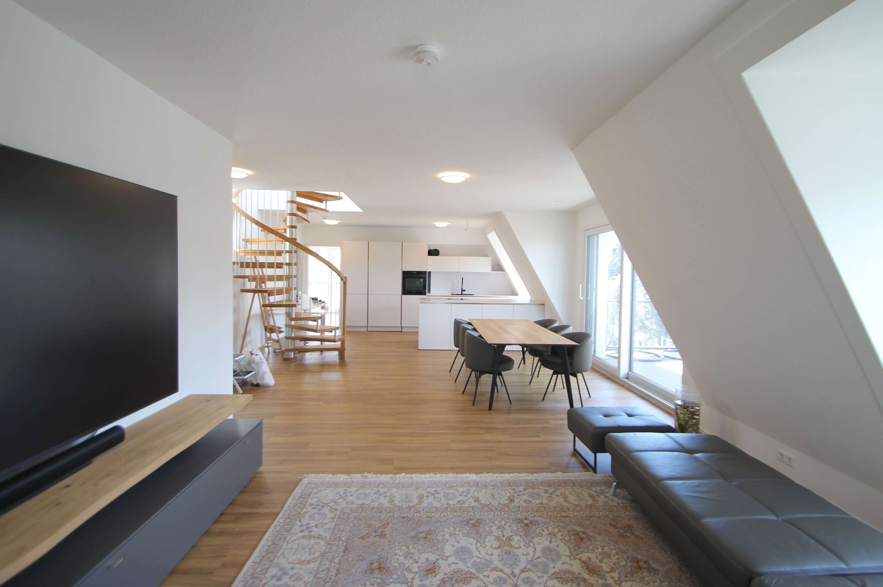 Thumbnail-Wohnung zum Mieten in Augsburg 2.900,00 € 157.6 m²