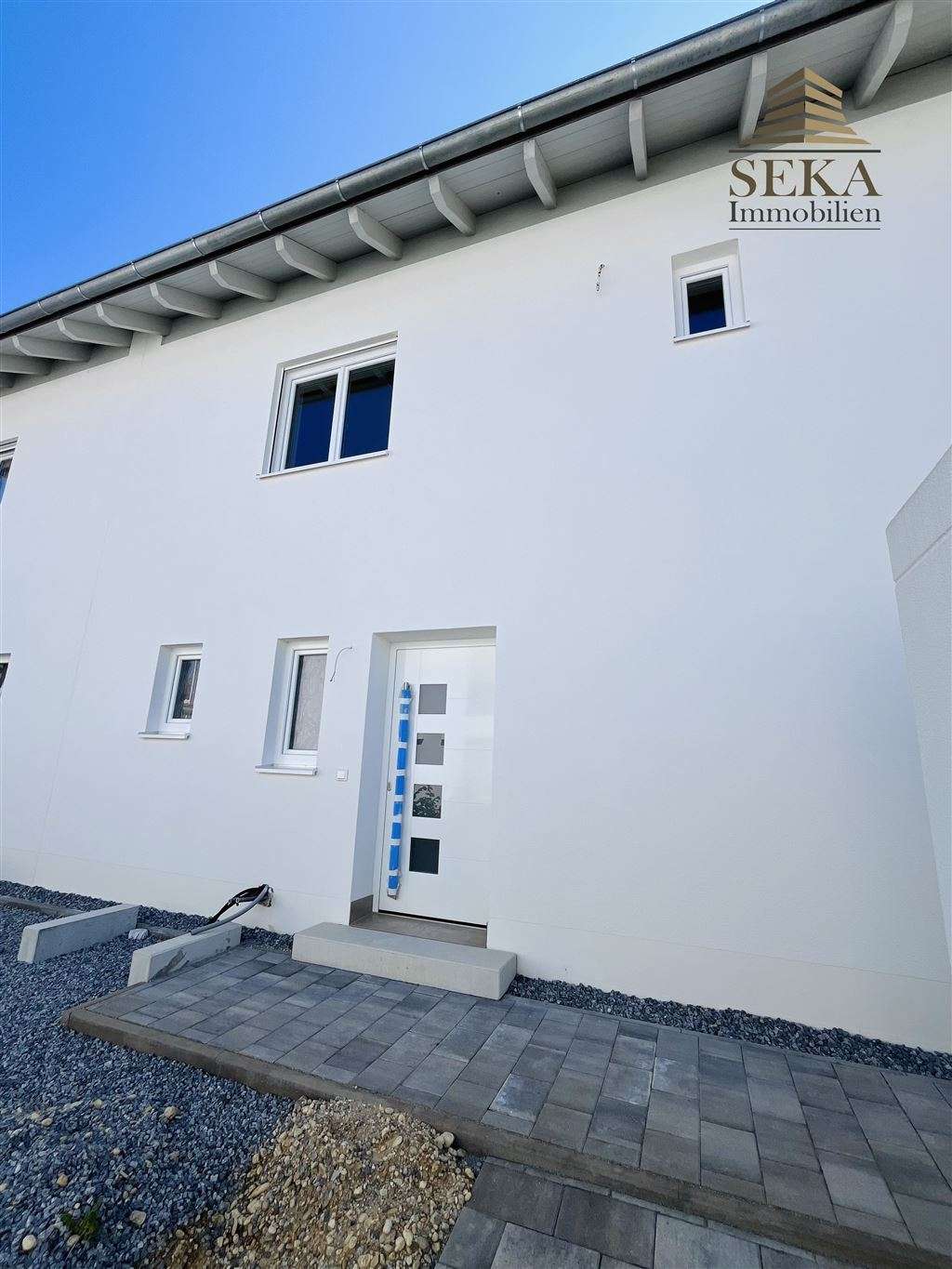 Thumbnail-Haus zum Kaufen in Osterhofen , Niederbay 470.000,00 € 137 m²