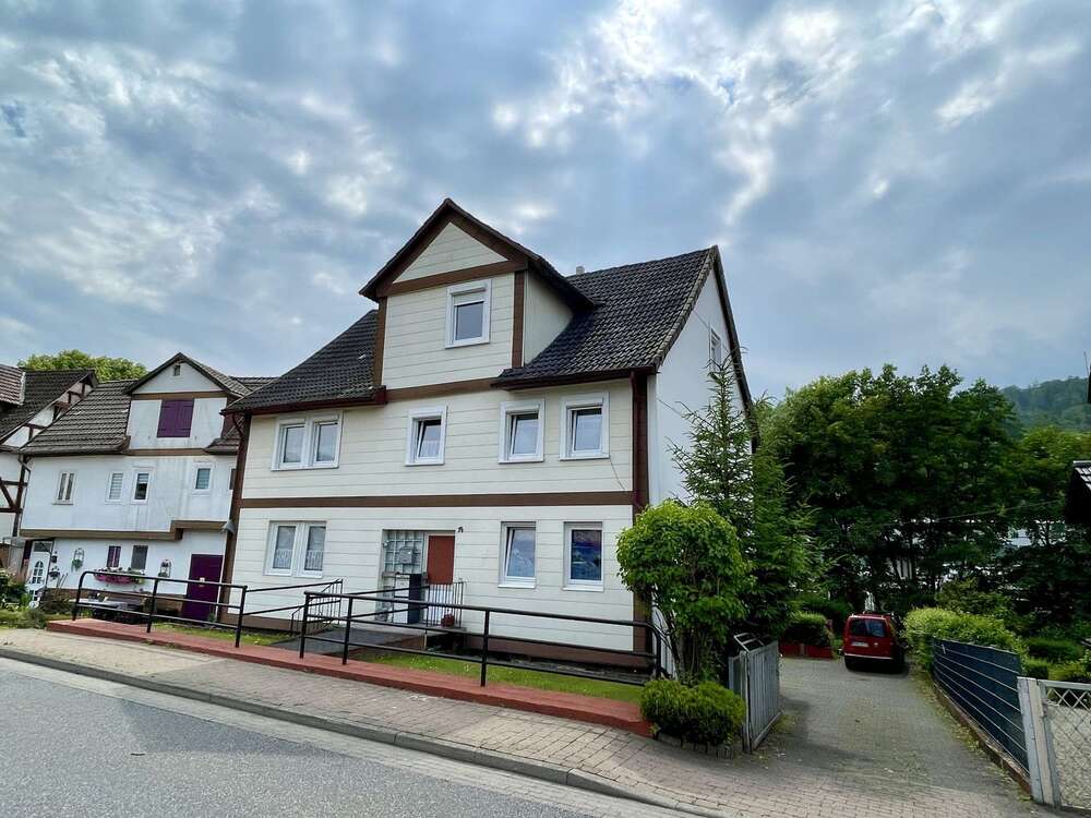 Thumbnail-Haus zum Kaufen in Helsa 190.000,00 € 200 m²