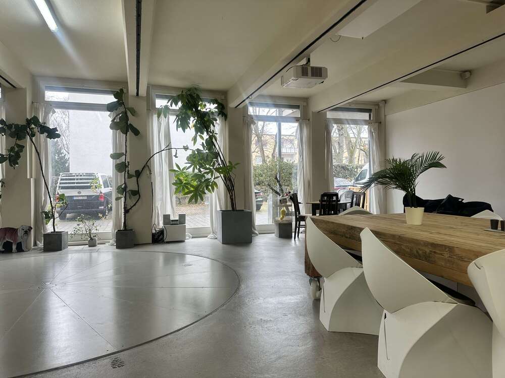 Thumbnail-Wohnung zum Kaufen in Stuttgart 949.000,00 € 225 m²