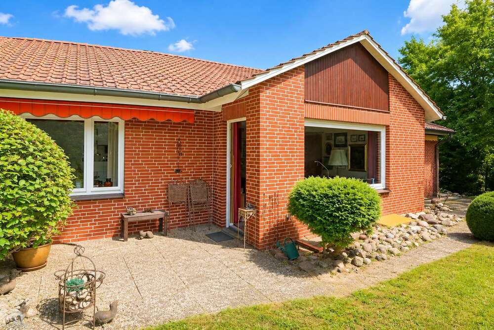 Thumbnail-Haus zum Kaufen in Lüneburg 395.000,00 € 325 m²