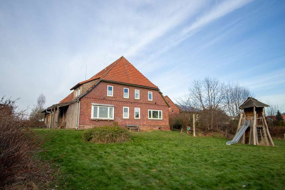 Thumbnail-Haus zum Kaufen in Bassum 259.000,00 € 260 m²