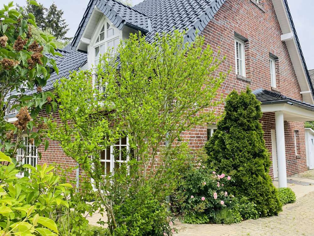 Thumbnail-Haus zum Kaufen in Berlin-Zehlendorf 1.950.000,00 € 198 m²