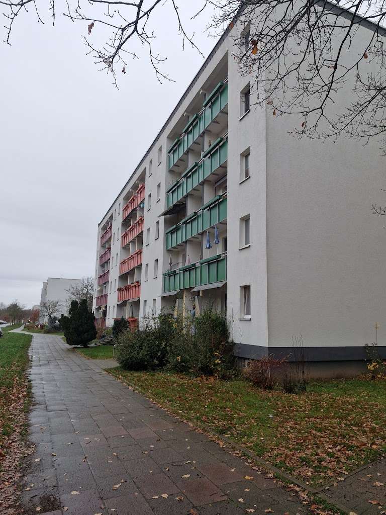 Thumbnail-Wohnung zum Mieten in Schwerin 350,00 € 57.26 m²