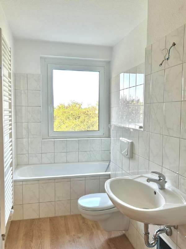 Thumbnail-Wohnung zum Mieten in Weida 340,00 € 62.3 m²