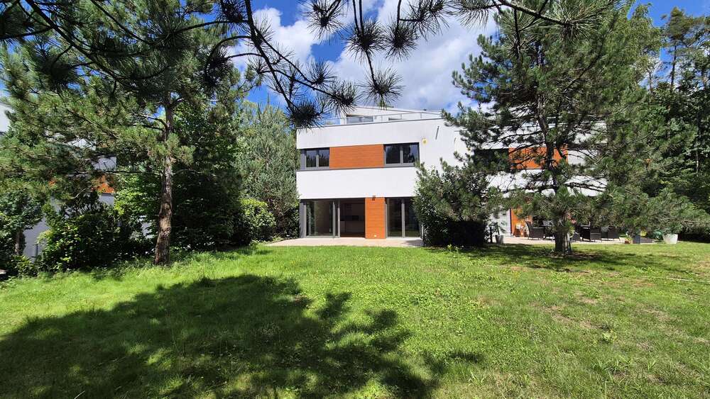 Thumbnail-Haus zum Mieten in Erlangen 4.305,00 € 230 m²