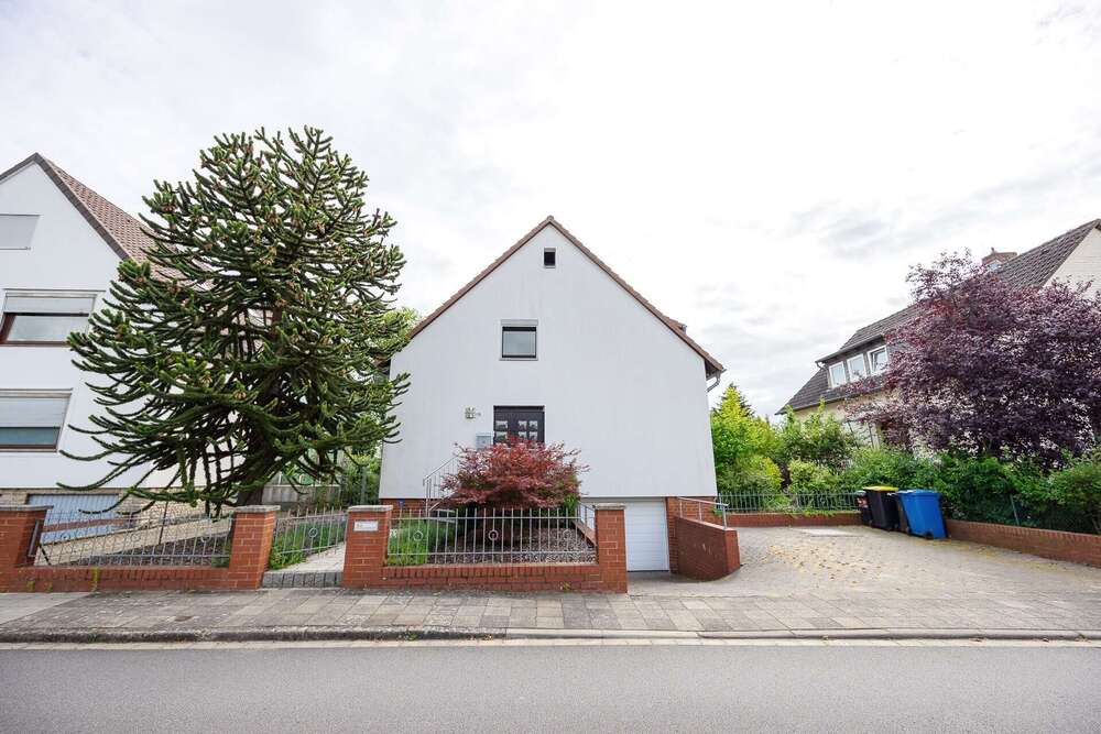 Thumbnail-Haus zum Kaufen in Braunschweig 285.000,00 € 233 m²