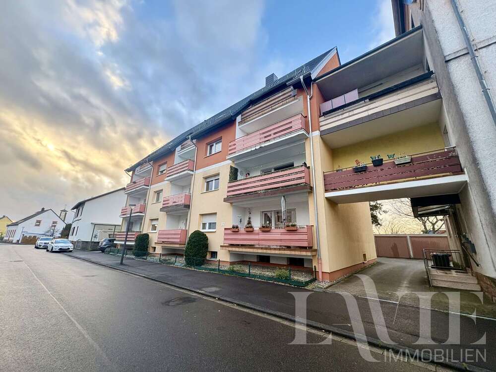 Thumbnail-Wohnung zum Kaufen in Homburg-Beeden 170.000,00 € 82 m²