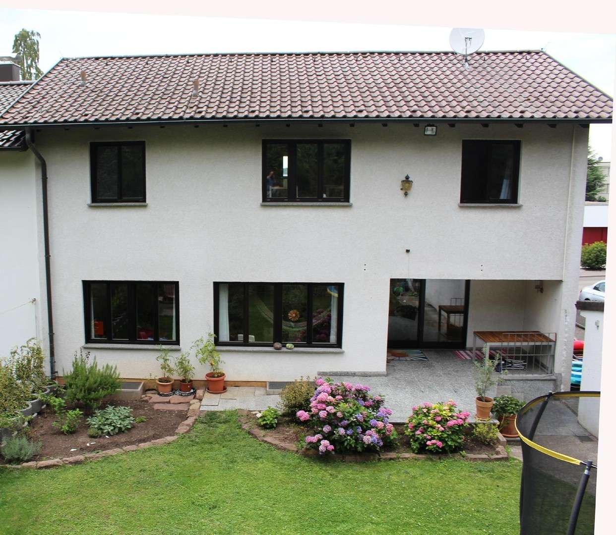 Thumbnail-Haus zum Mieten in Stuttgart 3.000,00 € 230 m²