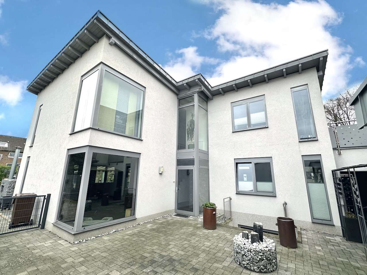 Thumbnail-Haus zum Kaufen in Neuss 998.000,00 € 215 m²