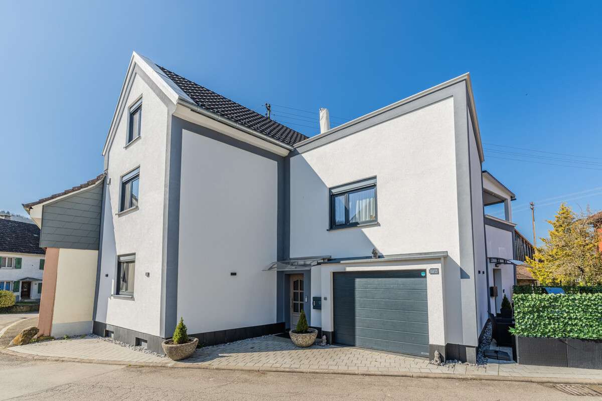 Thumbnail-Haus zum Kaufen in Hilzingen Weiterdingen 499.000,00 € 166 m²