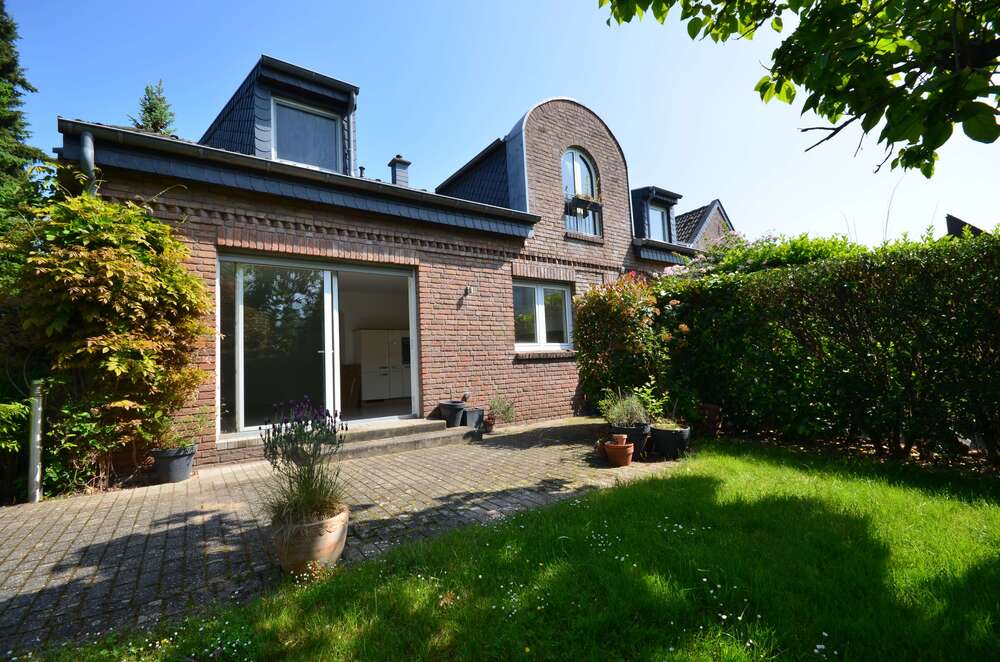 Thumbnail-Haus zum Kaufen in Düsseldorf 849.000,00 € 175 m²